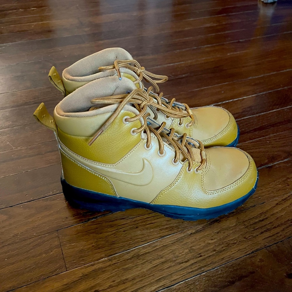 Nike Manoa Youth